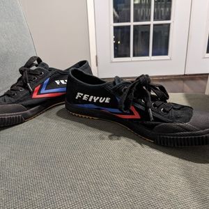 Black Feiyue with red and blue